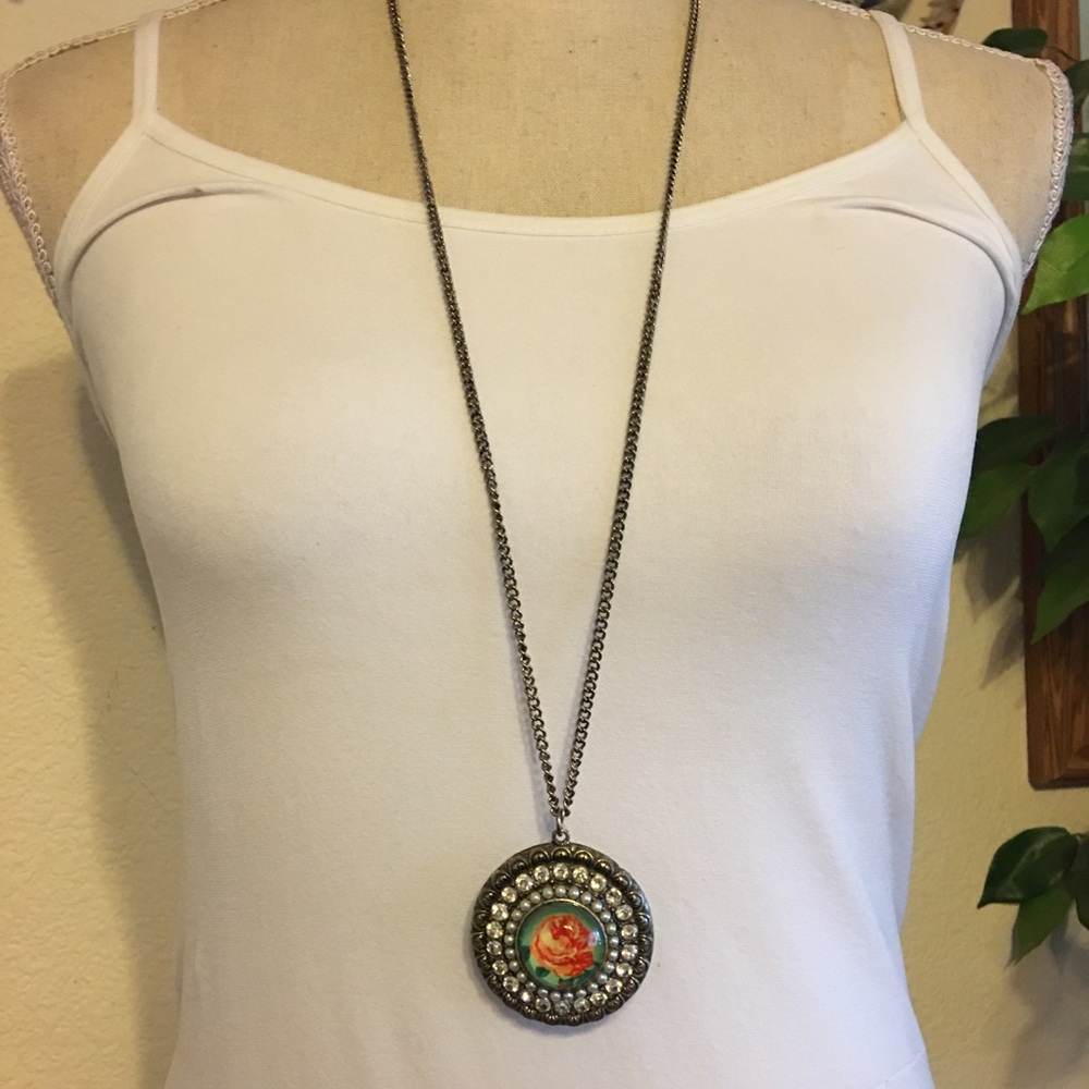 Aged silver tone rose medallion on chain necklace